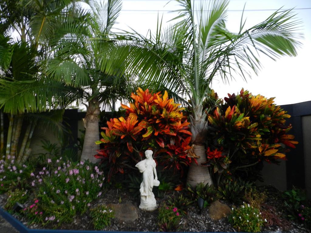 Golden Palms Motor Inn Bundaberg Eksteriør bilde